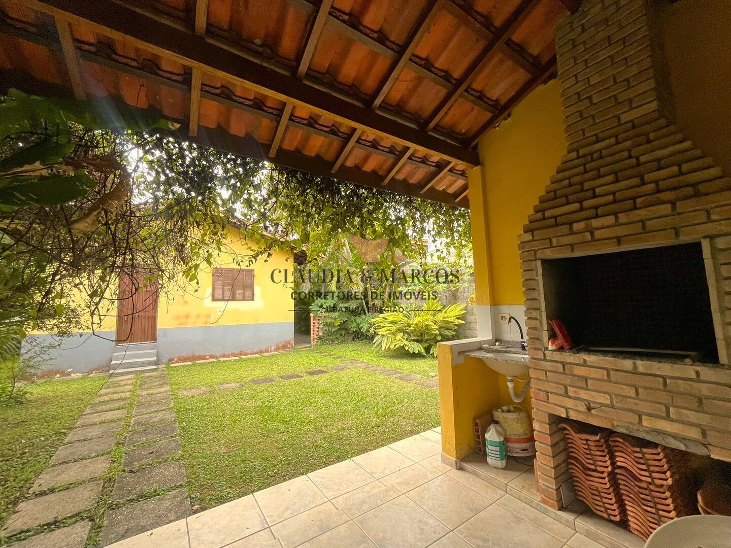 Casa à venda com 2 quartos, 150m² - Foto 11