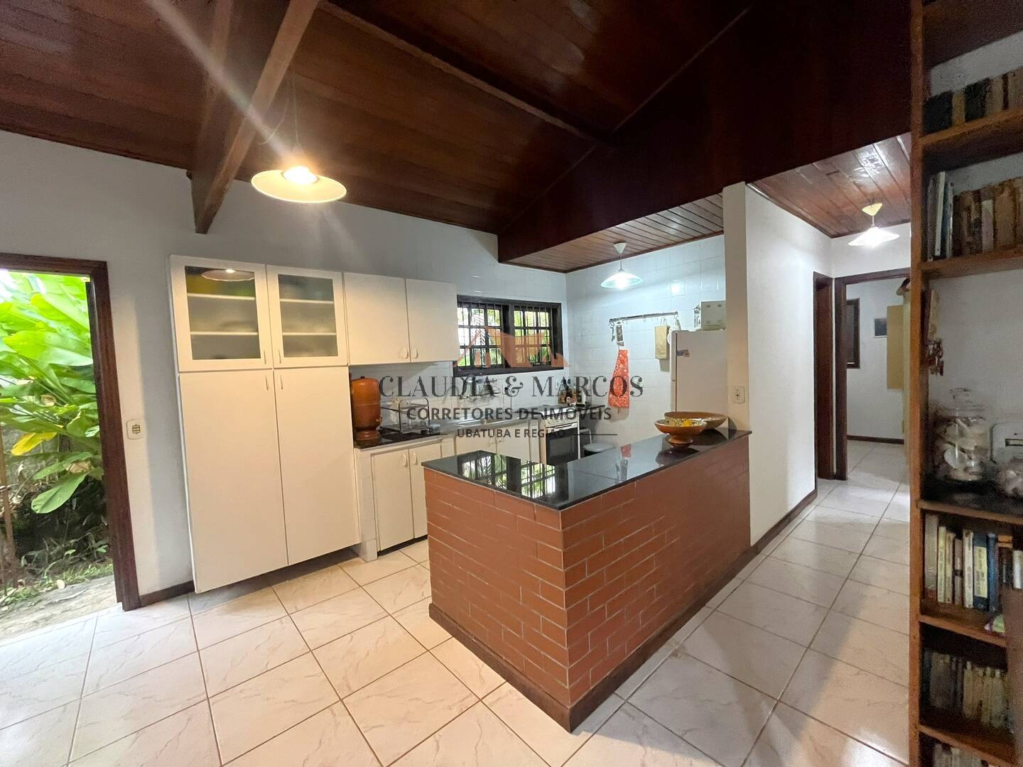 Casa à venda com 2 quartos, 150m² - Foto 7