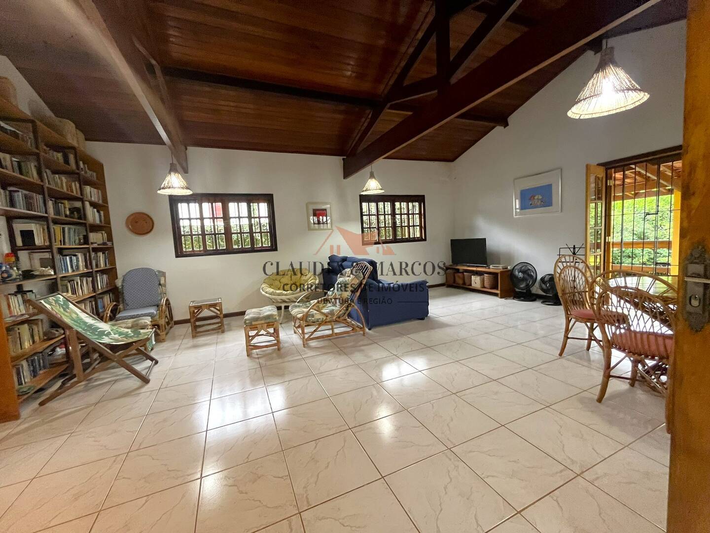 Casa à venda com 2 quartos, 150m² - Foto 9