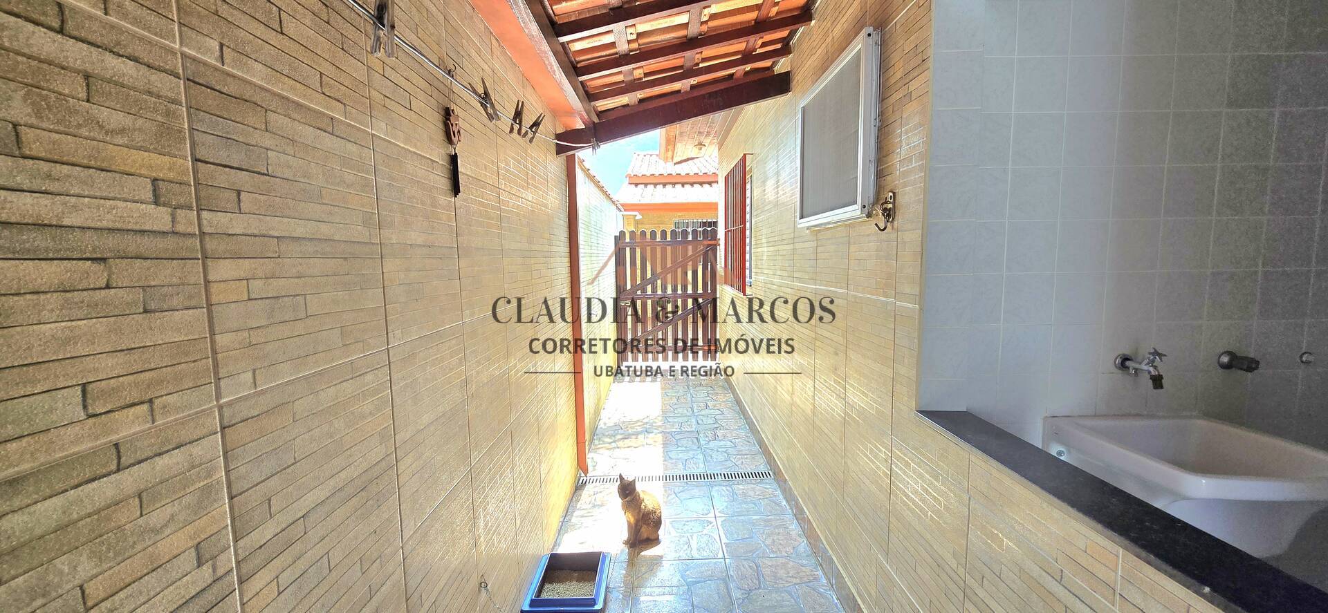 Casa à venda com 5 quartos, 242m² - Foto 25