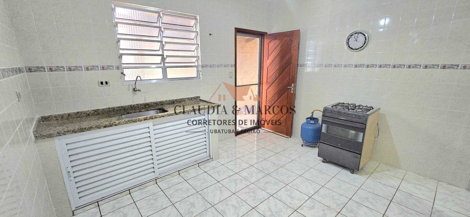 Casa à venda com 5 quartos, 242m² - Foto 3