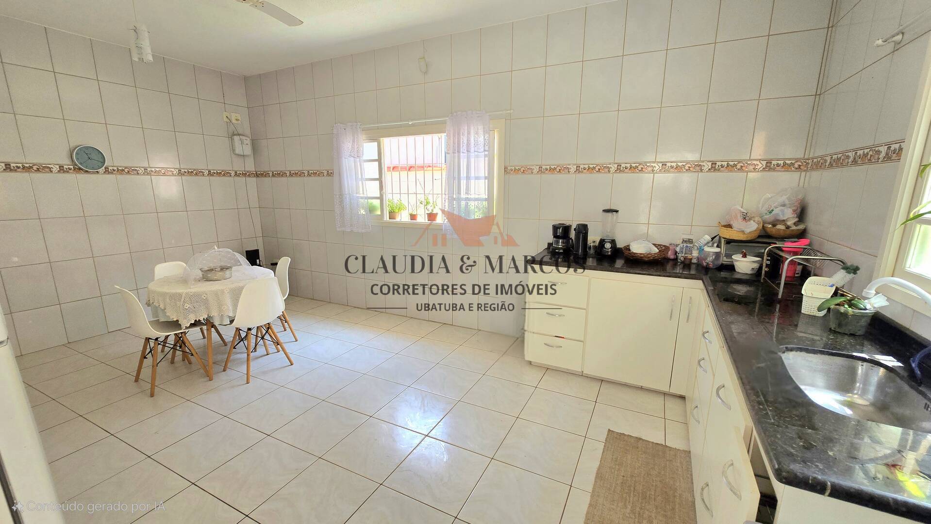 Casa à venda com 5 quartos, 220m² - Foto 4