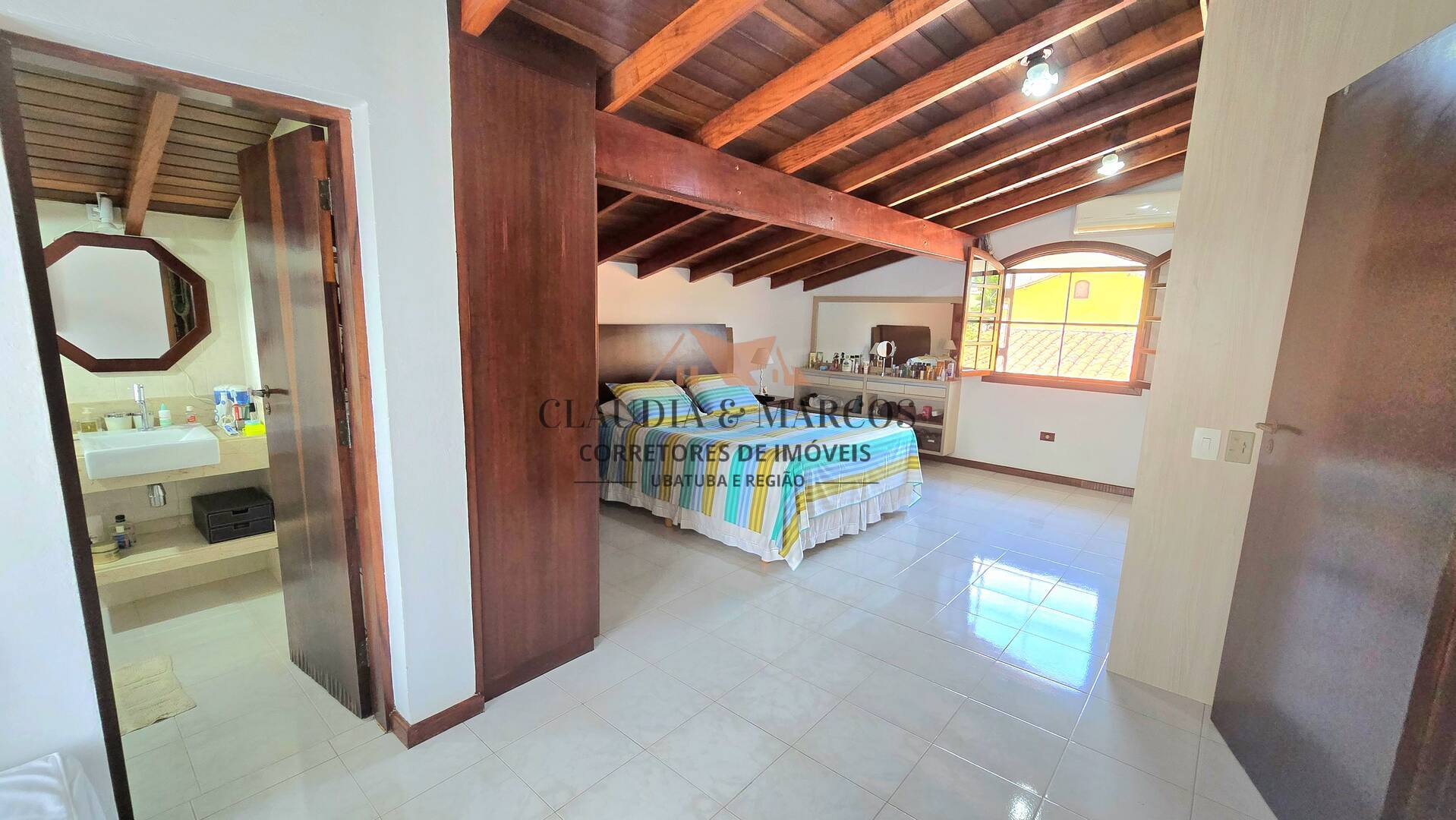 Casa à venda com 4 quartos, 290m² - Foto 7