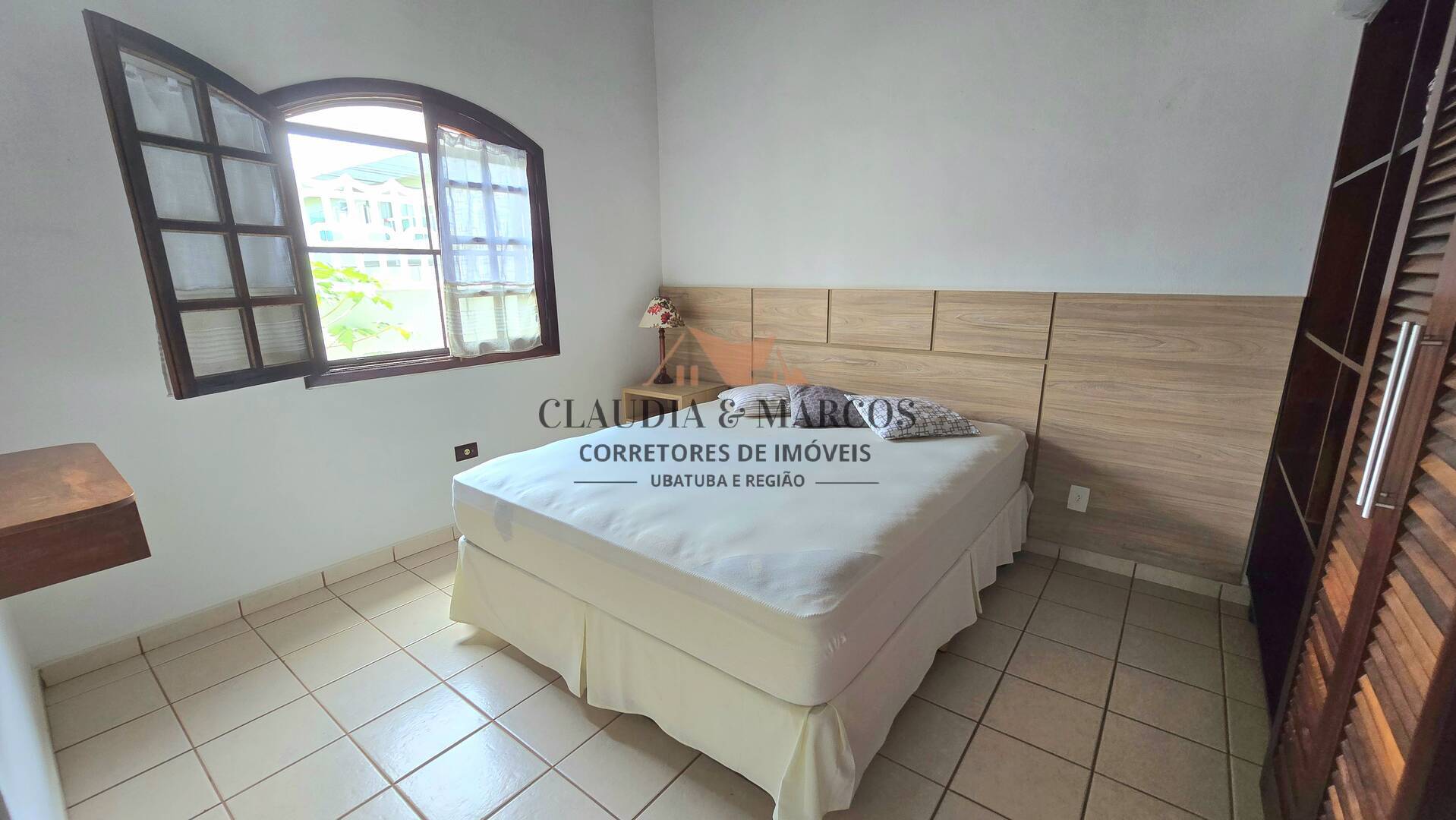 Casa à venda com 4 quartos, 290m² - Foto 12