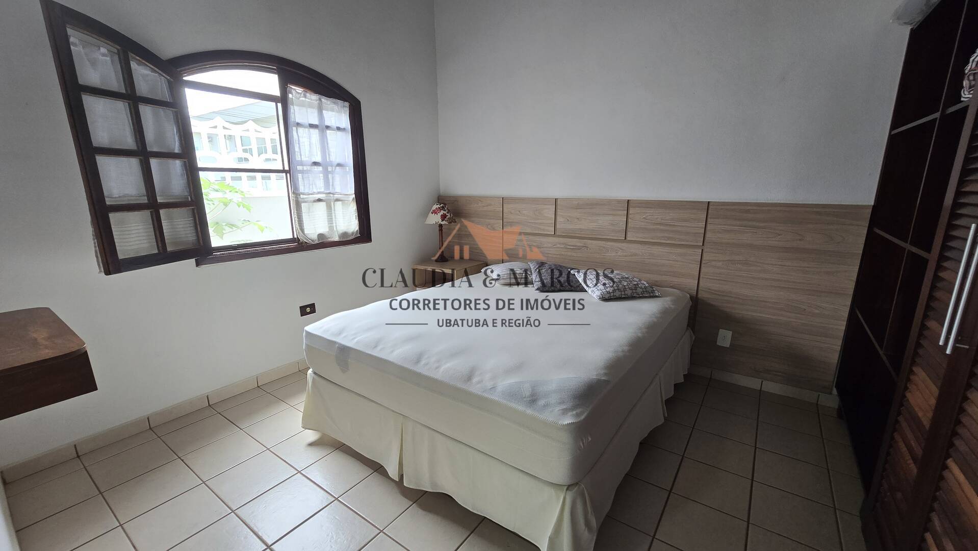 Casa à venda com 4 quartos, 290m² - Foto 14